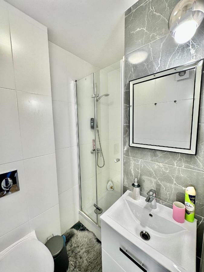 Ferienwohnung Platinum Metro X2 Wifi 350 Mbs Netflix Hbo Appletv Warschau Exterior foto